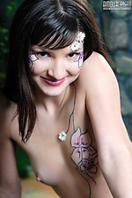 Natural beauty girl teen photos body art